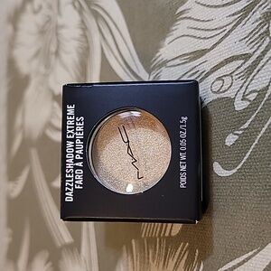 MAC Cosmetics Dazzleshadow Extreme In Kiss Of Klimt